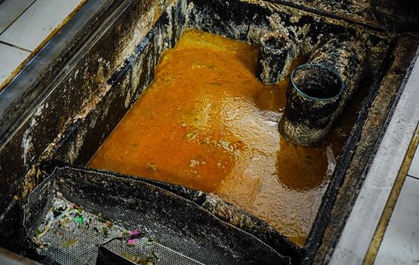 grease trap cleaning helps prevent grease and oil from entering the sewer system, therefore reducing the risk of ecological contamination